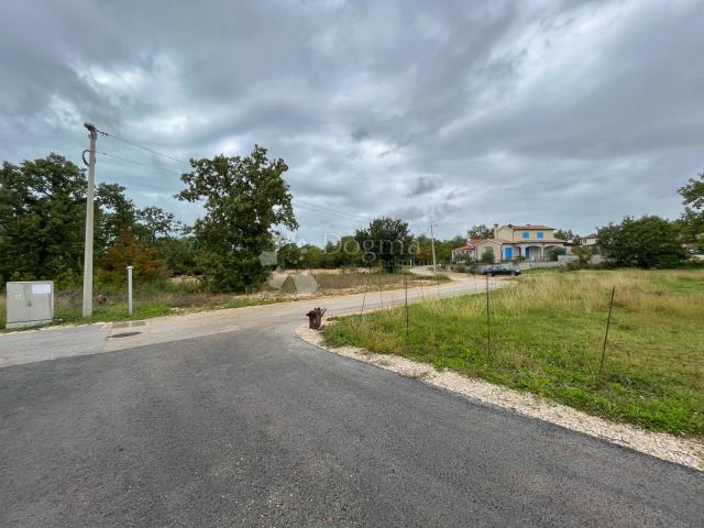 FAMILY LAND IN POREČ 849 m²