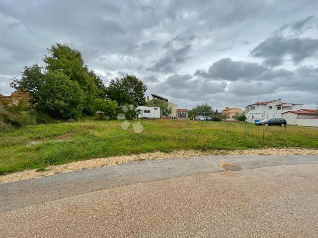 FAMILY LAND IN POREČ 849 m²