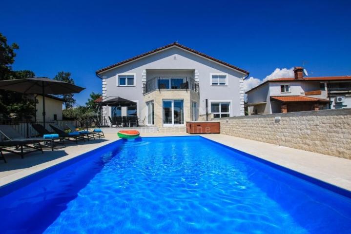 ISTRIEN, KAŠTELIR - Luxusvilla mit Pool