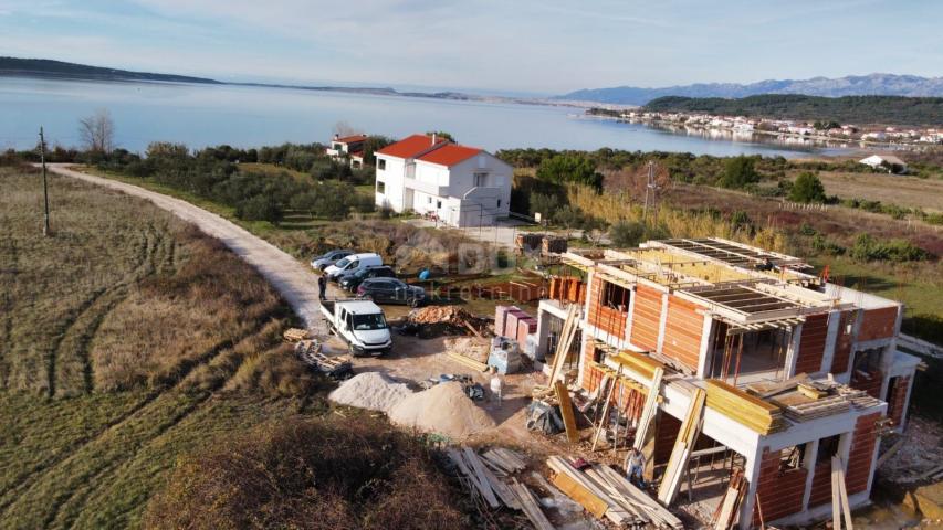 ZADAR, RAŽANAC - Prekrasna vila u izgradnji na 100m od mora