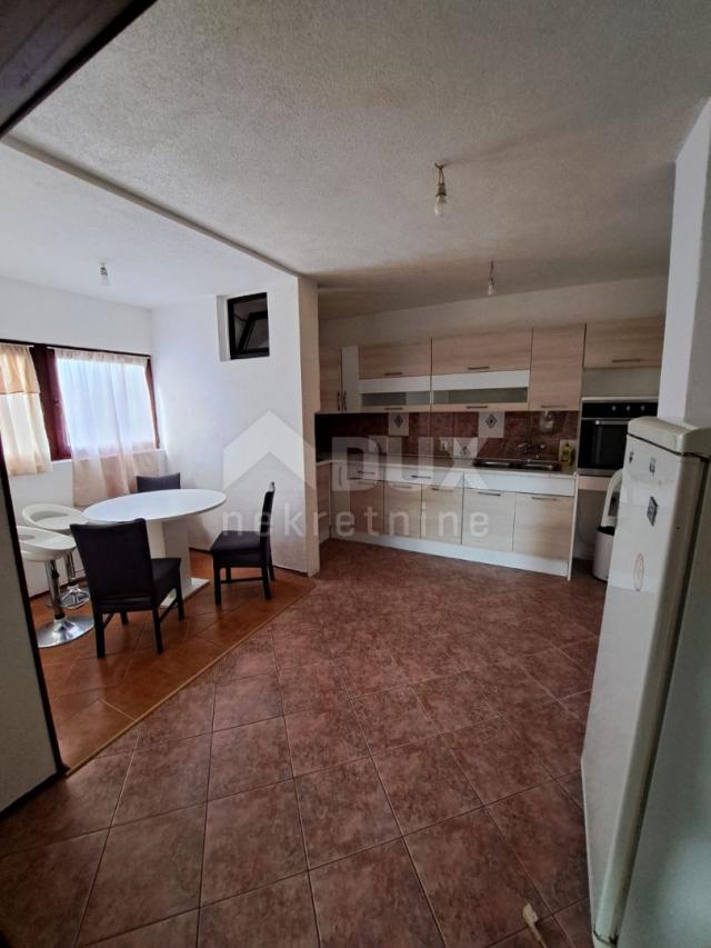 GRAČAC - Spacious apartment