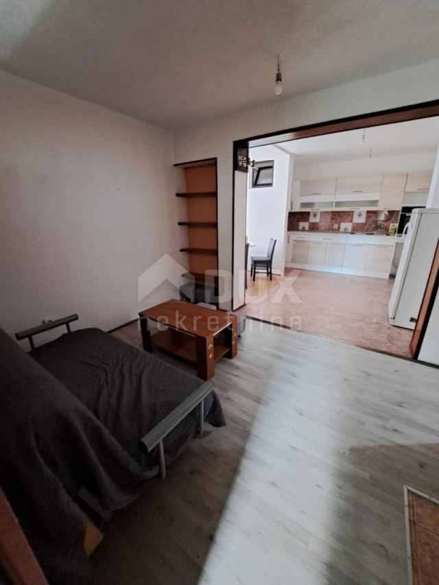 GRAČAC - Spacious apartment