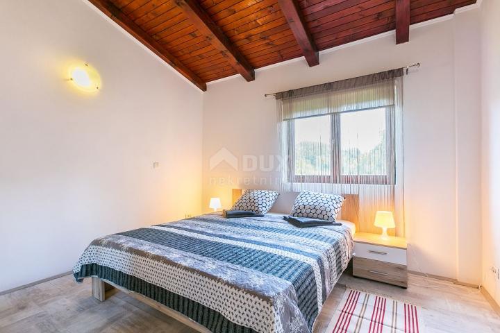 ISTRIA, LIŽNJAN - Four-room apartment in a beautiful villa