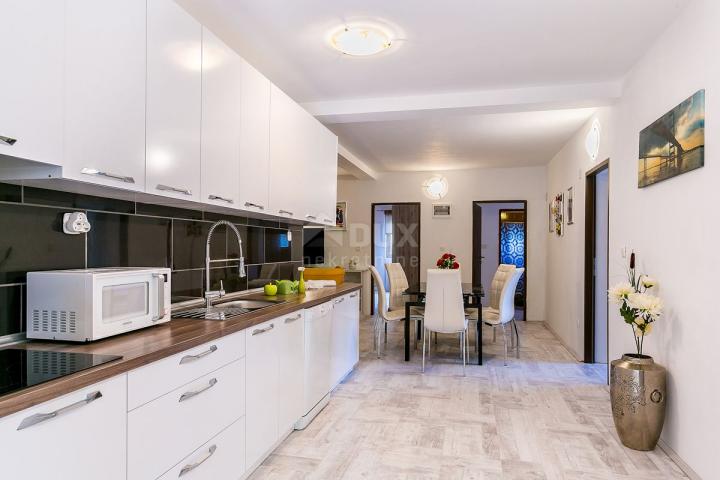 ISTRIA, LIŽNJAN - Four-room apartment in a beautiful villa