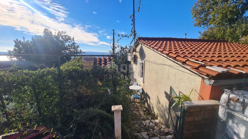 CRIKVENICA, Apartmenthaus voller Potenzial, Aussicht, Garten