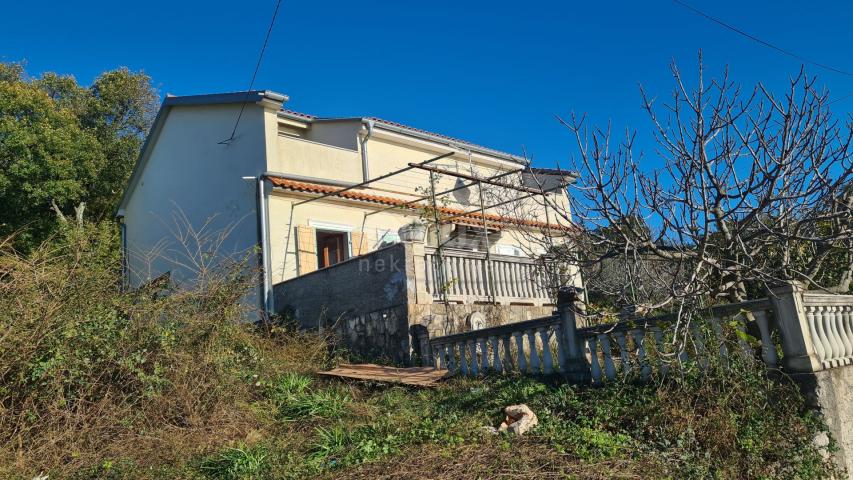 CRIKVENICA, Apartmenthaus voller Potenzial, Aussicht, Garten