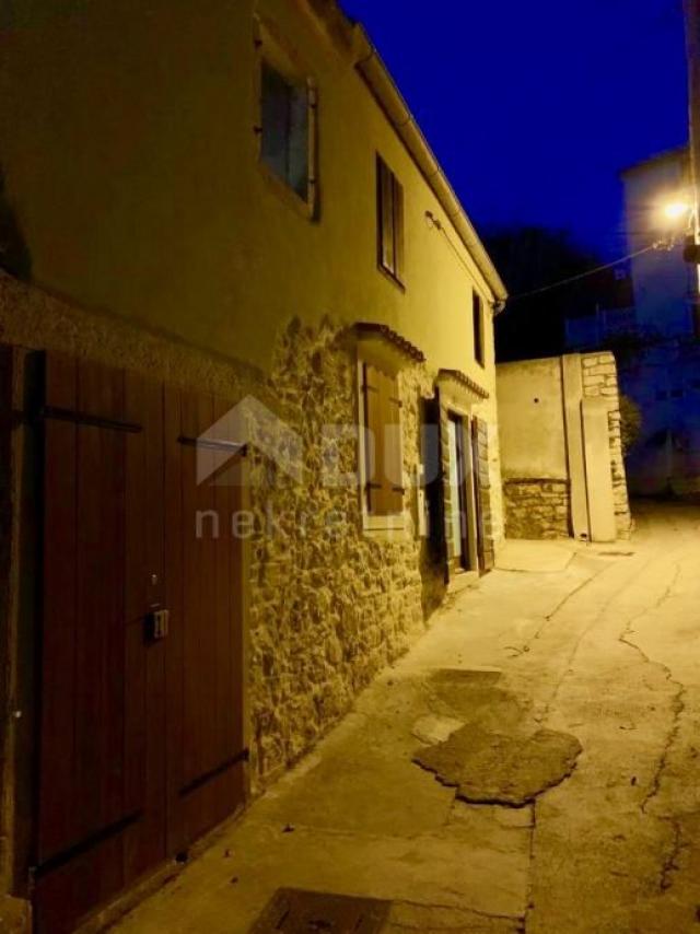 MALI LOŠINJ, INSEL SUSAK - Steinhaus in einer Reihe