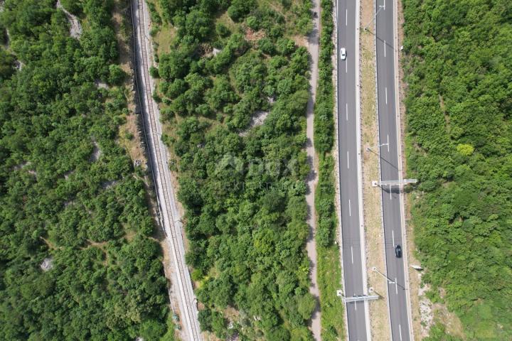 RIJEKA, ZAMET, DIRACJE - Grundstück 3320m2 direkt neben der Autobahn für Werbung (Jumbo-Plakate)