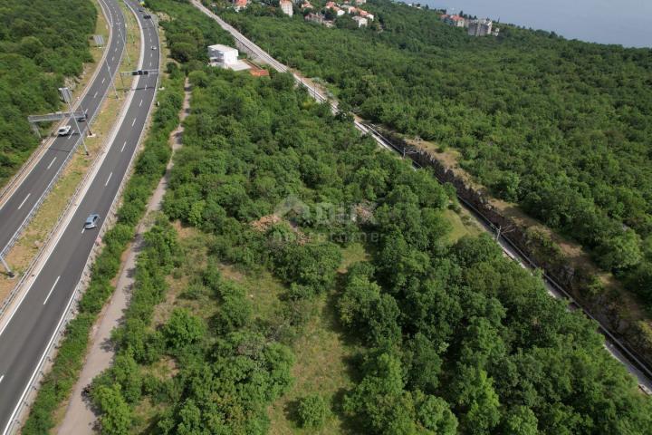 RIJEKA, ZAMET, DIRACJE - Grundstück 3320m2 direkt neben der Autobahn für Werbung (Jumbo-Plakate)