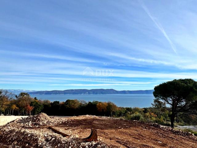 ISTRIA, RABAC - Investment land with building permits and a sensational view