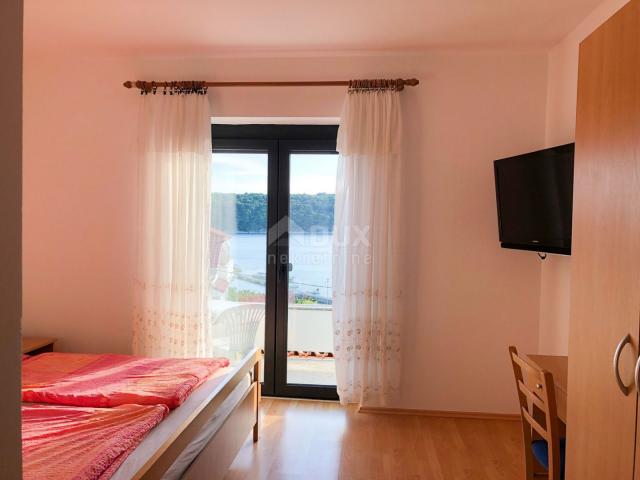 RAB ISLAND, PALIT - Apartment house 30 m from the sea