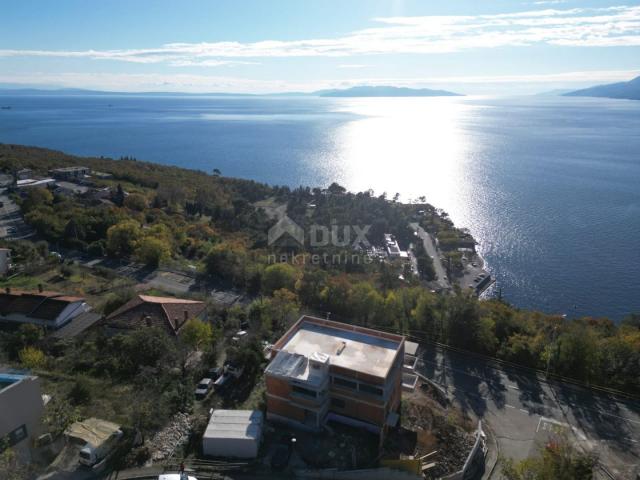 OPATIJA, PAVLOVAC- građevinsko zemljište 1420 m2 s panoramskim pogledom na more za stambenu zgradu-s