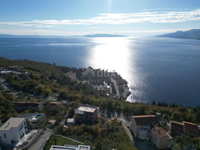 OPATIJA, PAVLOVAC- građevinsko zemljište 1420 m2 s panoramskim pogledom na more za stambenu zgradu-s