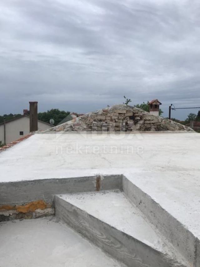 ISTRIA, KANFANAR - Renovation of a semi-detached stone house in the center has begun