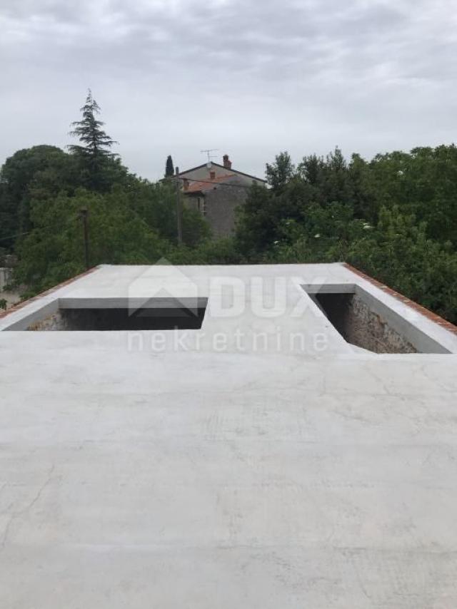 ISTRIA, KANFANAR - Renovation of a semi-detached stone house in the center has begun