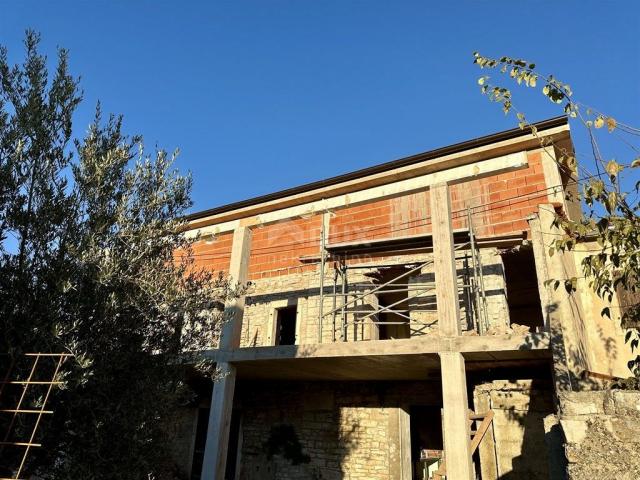 ISTRIA, KANFANAR - Renovation of a semi-detached stone house in the center has begun