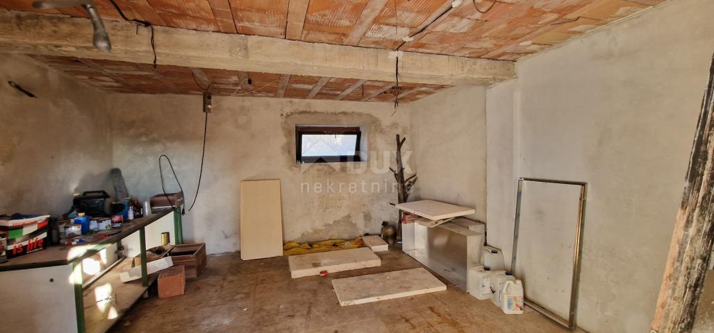 ISTRIA, KANFANAR - Renovation of a semi-detached stone house in the center has begun