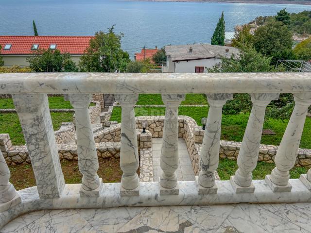 CRIKVENICA, KAČJAK - powerful villa of 800m2, second row to the sea on a plot of 2000m2