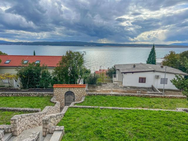 CRIKVENICA, KAČJAK - powerful villa of 800m2, second row to the sea on a plot of 2000m2