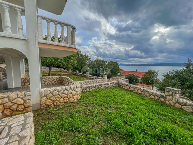 CRIKVENICA, KAČJAK - powerful villa of 800m2, second row to the sea on a plot of 2000m2