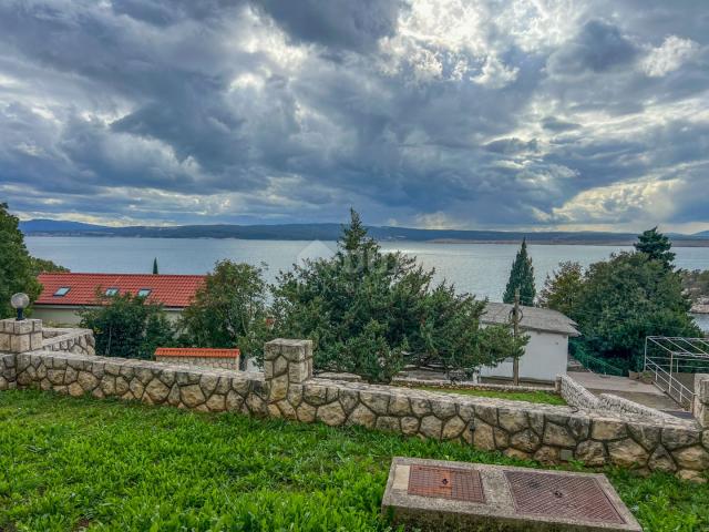 CRIKVENICA, KAČJAK - powerful villa of 800m2, second row to the sea on a plot of 2000m2