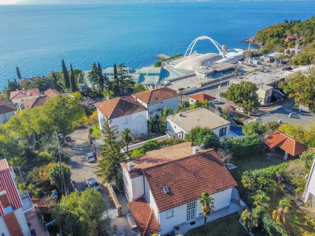 RIJEKA, KANTRIDA - excellent private house 200 meters from the sea with a garden of 1400m2