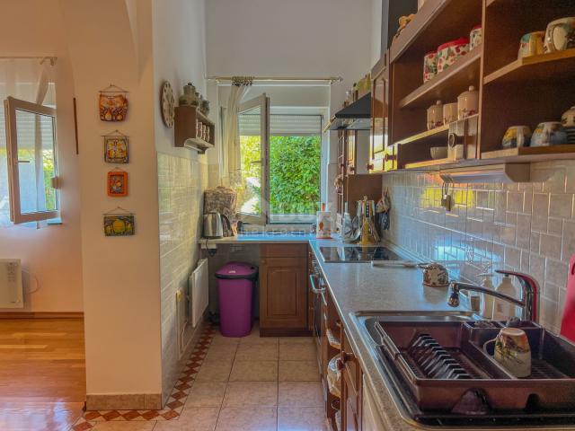 RIJEKA, KANTRIDA - excellent private house 200 meters from the sea with a garden of 1400m2