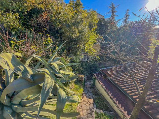 RIJEKA, KANTRIDA - excellent private house 200 meters from the sea with a garden of 1400m2