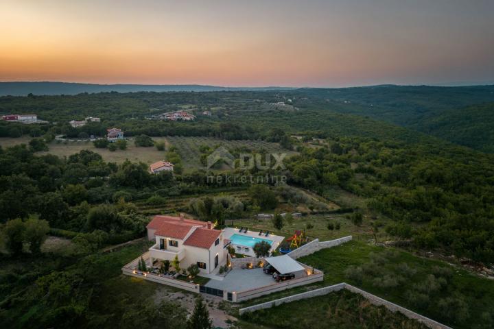 ISTRA, LABIN - Komadić raja s pogledom od kojeg zastaje dah