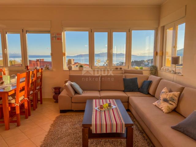 OPATIJA, IČIĆI – größeres Apartment mit Terrasse, Panoramablick auf das Meer, 250 Meter vom Strand e