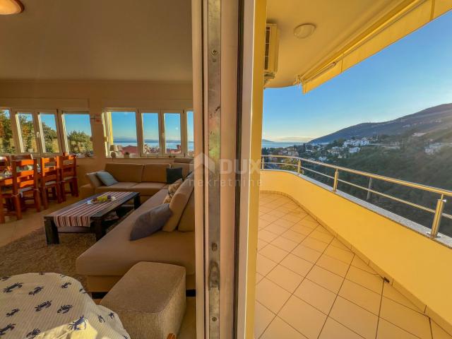 OPATIJA, IČIĆI – größeres Apartment mit Terrasse, Panoramablick auf das Meer, 250 Meter vom Strand e