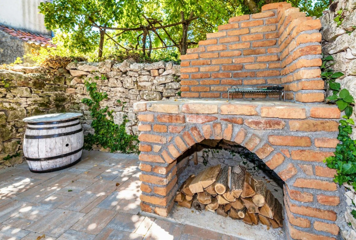 ISTRIEN, LABIN - Angepasstes Steinhaus in ruhiger Lage