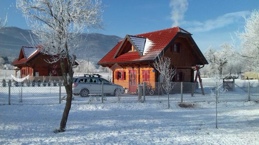 OTOČAC, LIČKO LEŠČE - Haus in der Natur mit Schwimmbad