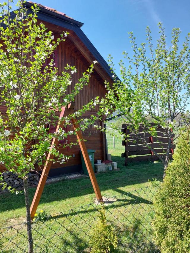 OTOČAC, LIČKO LEŠČE - Haus in der Natur mit Schwimmbad