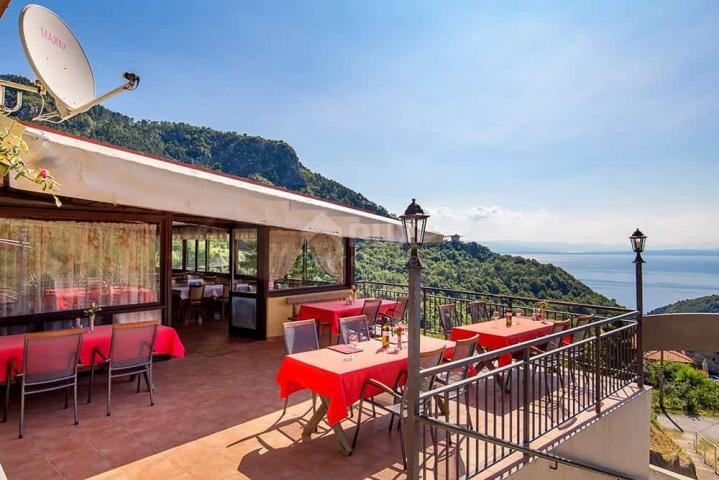 OPATIJA, LOVRANSKA DRAGA - Apartmentvilla 600m2 und Restaurant mit Panoramablick in einer Oase der R