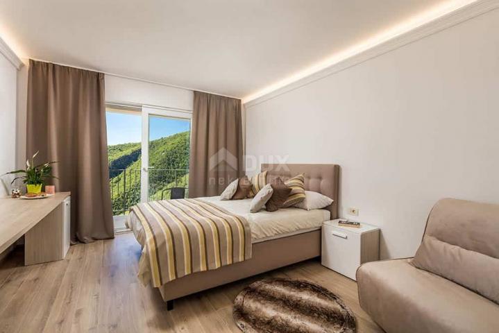 OPATIJA, LOVRANSKA DRAGA - Apartmentvilla 600m2 und Restaurant mit Panoramablick in einer Oase der R