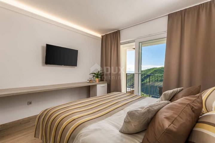 OPATIJA, LOVRANSKA DRAGA - Apartmentvilla 600m2 und Restaurant mit Panoramablick in einer Oase der R