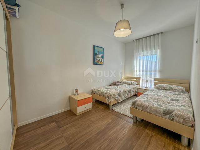 CRIKVENICA, DRAMALJ- Penthouse + stan u novogradnji blizu mora s pogledom, garažom