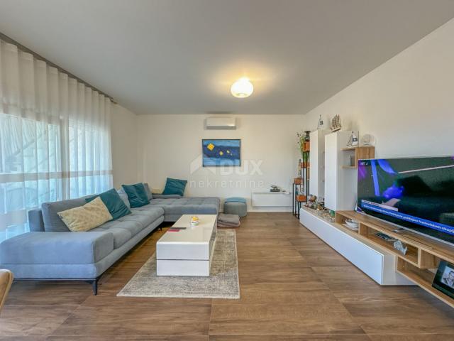 CRIKVENICA, DRAMALJ- Penthouse + stan u novogradnji blizu mora s pogledom, garažom