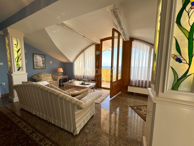 OPATIJA, LOVRAN - elegant apartment of 91m2 in a house, 300m from the sea, view, terrace