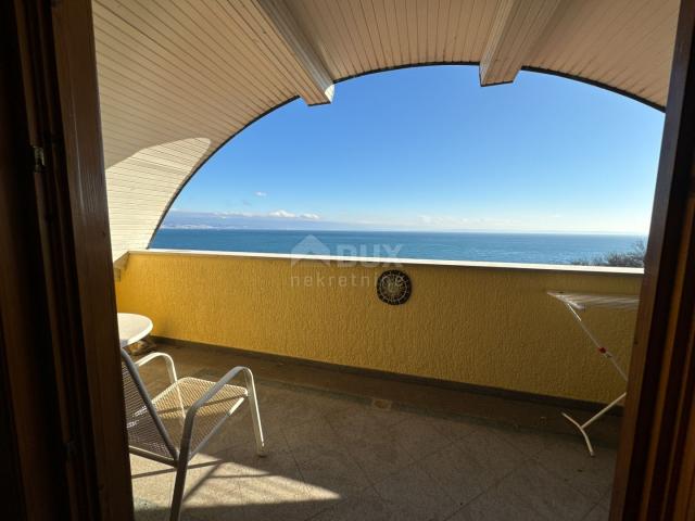 OPATIJA, LOVRAN - elegant apartment of 91m2 in a house, 300m from the sea, view, terrace