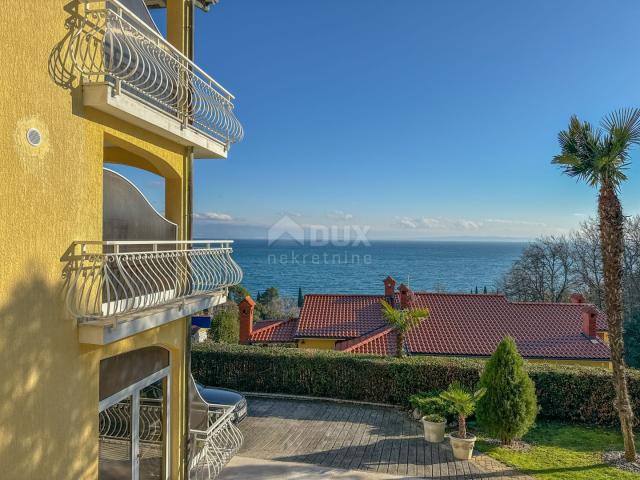 OPATIJA, LOVRAN - elegant apartment of 91m2 in a house, 300m from the sea, view, terrace