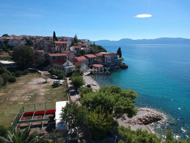 GRADAC, PODACA - land 1st row to the sea