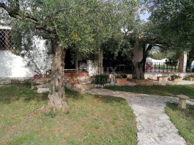 ISTRIA, GALIŽANA - A unique rustic house with a view of the Brijuni Islands!