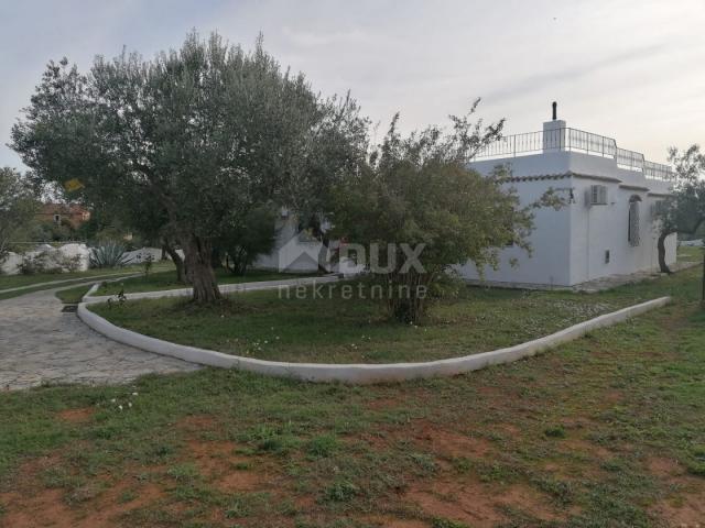 ISTRIA, GALIŽANA - A unique rustic house with a view of the Brijuni Islands!