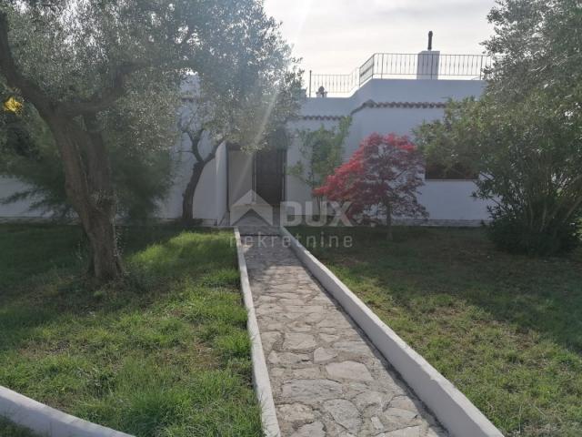 ISTRIA, GALIŽANA - A unique rustic house with a view of the Brijuni Islands!