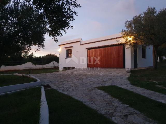 ISTRIA, GALIŽANA - A unique rustic house with a view of the Brijuni Islands!