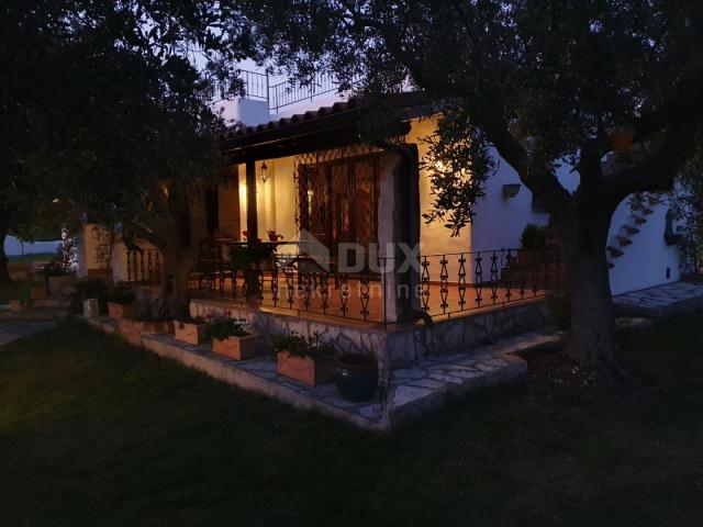 ISTRIA, GALIŽANA - A unique rustic house with a view of the Brijuni Islands!