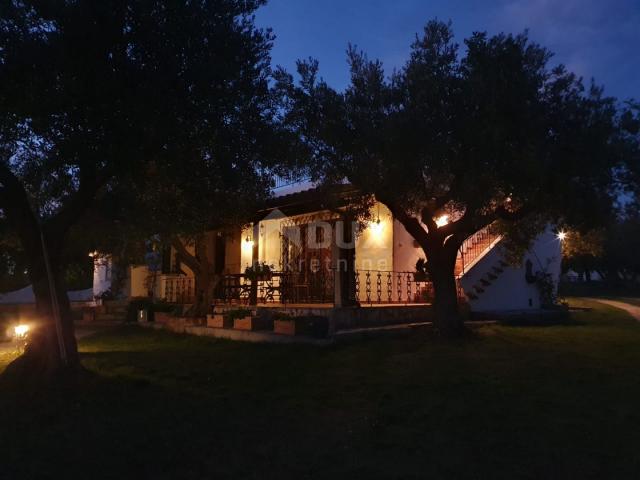 ISTRIA, GALIŽANA - A unique rustic house with a view of the Brijuni Islands!