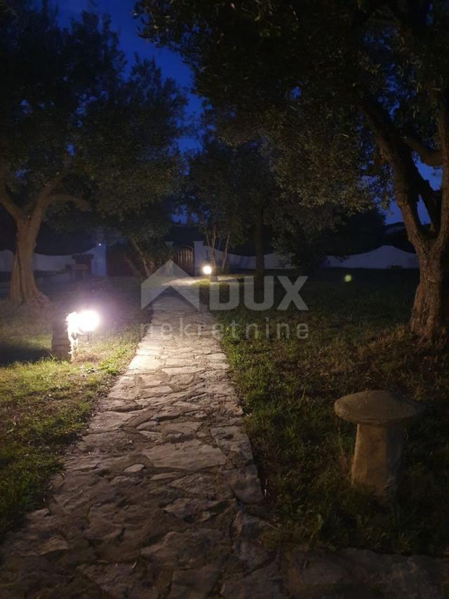 ISTRIA, GALIŽANA - A unique rustic house with a view of the Brijuni Islands!